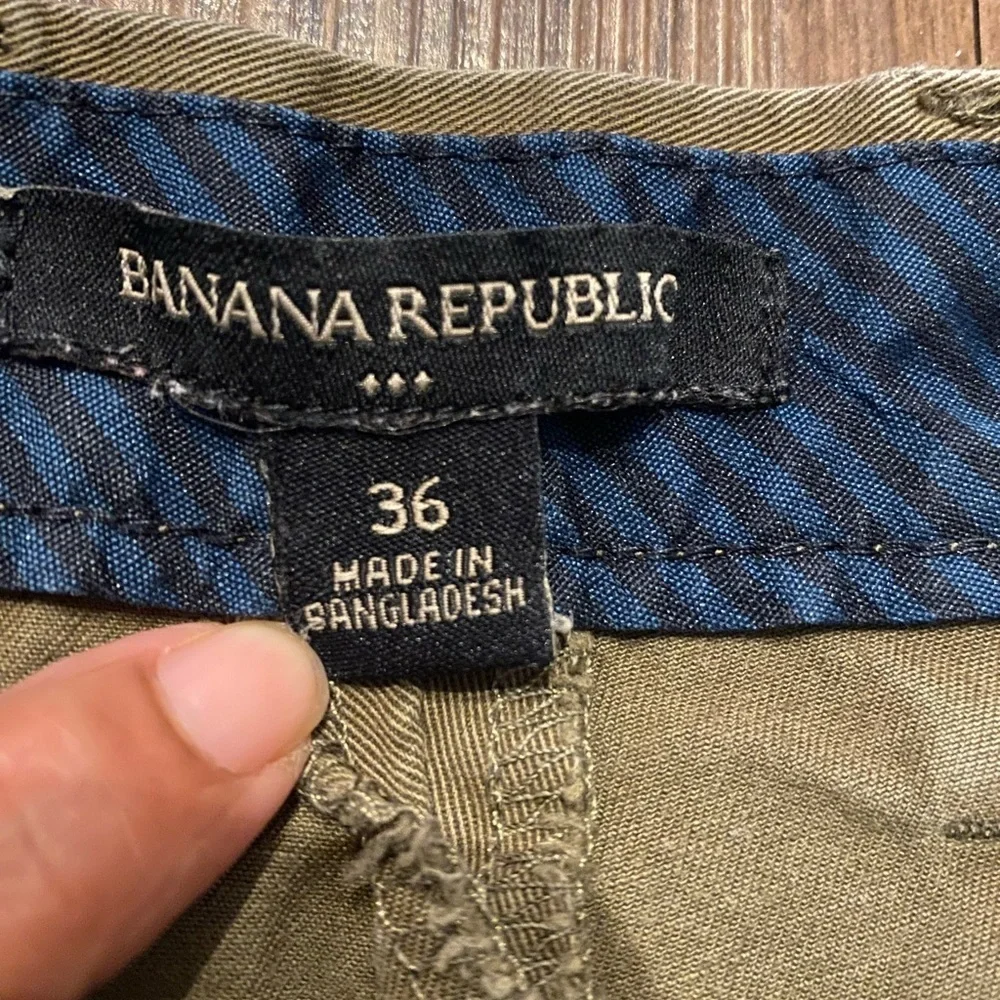 Banana Republic Men's Khaki Flat Front Shorts